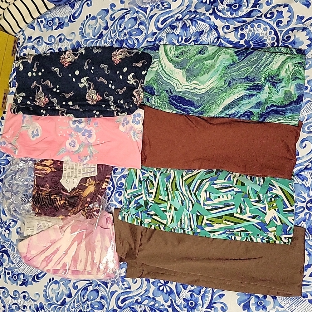 8 pairs Lularoe L/XL leggings